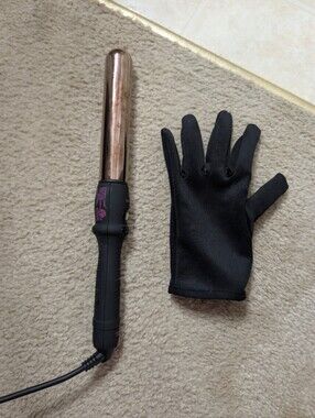 Gold-Tone Curling Wand with Heat-Resistant Glove